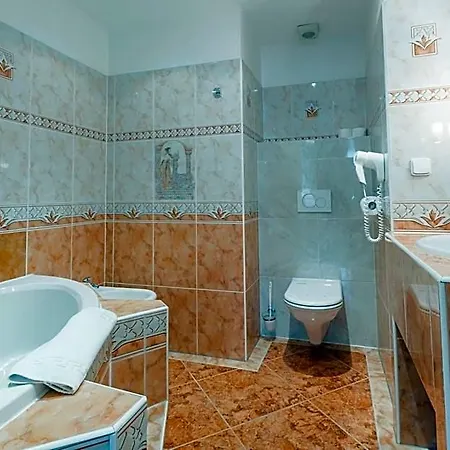 Klarinn Castle فندق