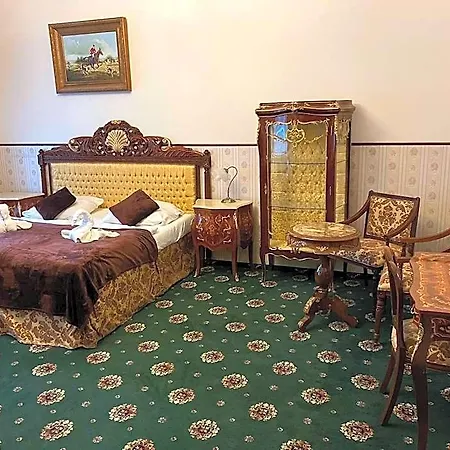 Klarinn Castle Hotel 4*