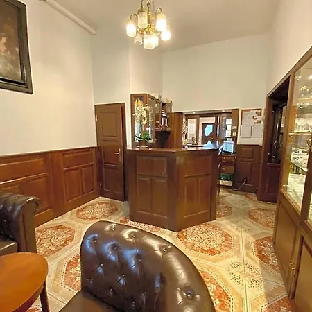 Hotel Klarinn Castle