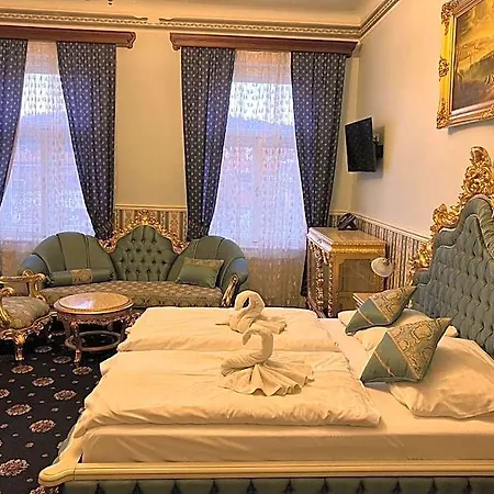 Klarinn Castle Hotel 4*