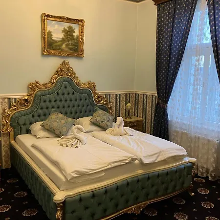 Klarinn Castle فندق 4*