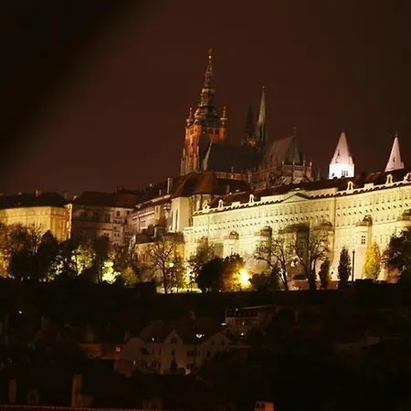 Klarinn Castle Отель Прага