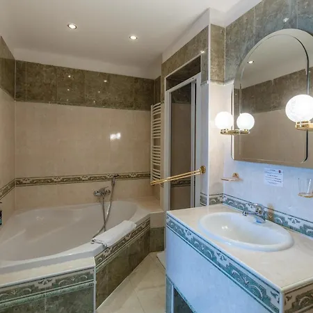 Hotel Klarinn Castle 4*