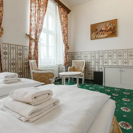 Hotel Klarinn Castle