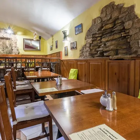 Klarinn Castle 4* Praga